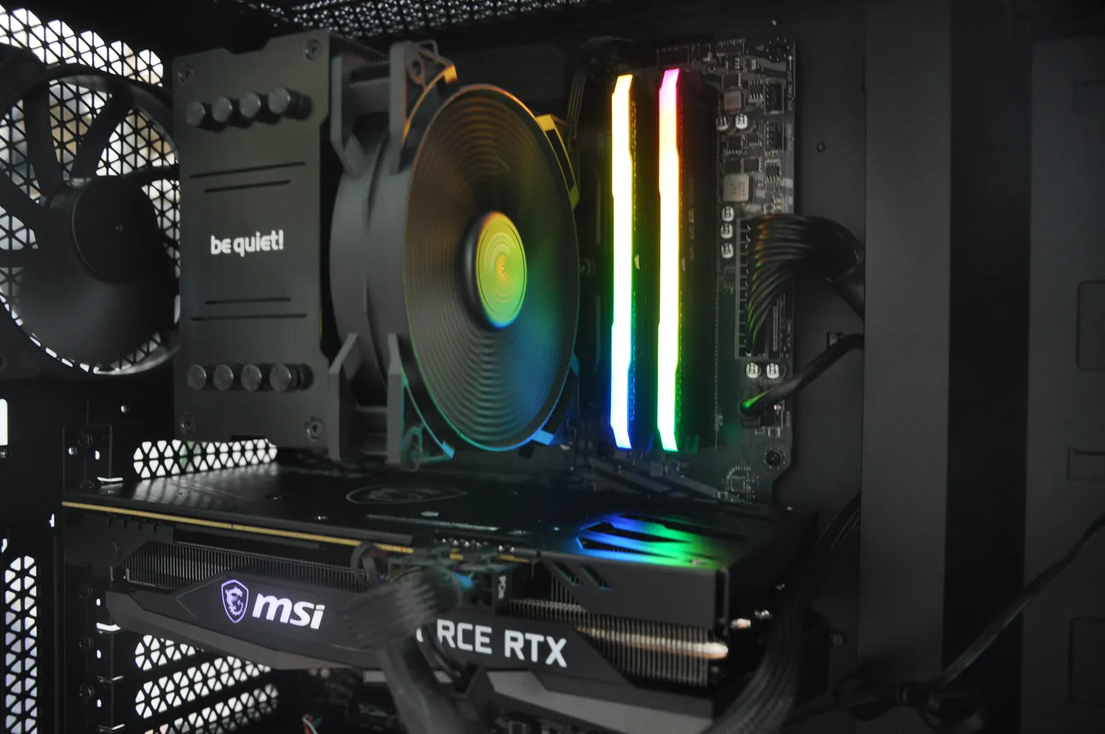 PC silencieux dans un boîtier noir be quiet! avec GeForce RTX