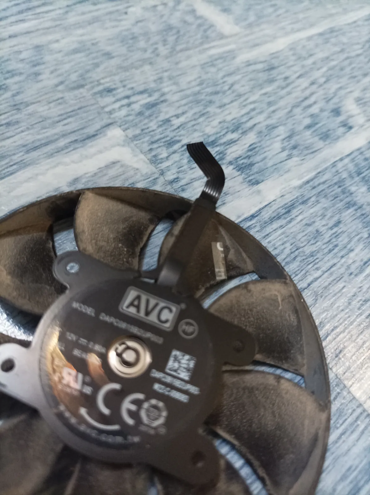 Ventilateur de carte graphique encrassé par la poussière